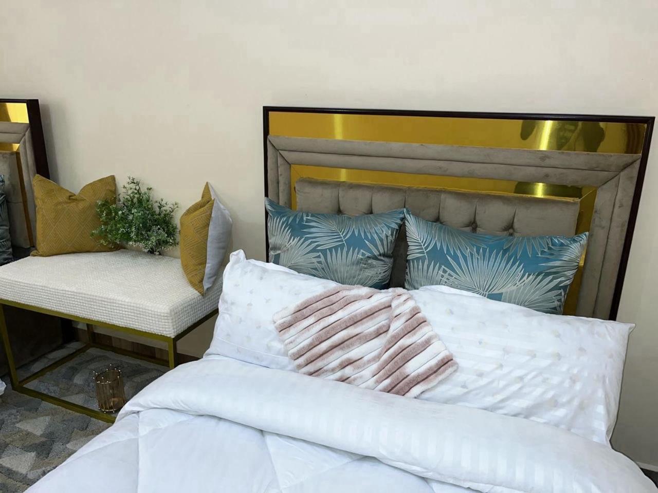 R&K Two Bedroom Apartment Dar es Salaam Buitenkant foto