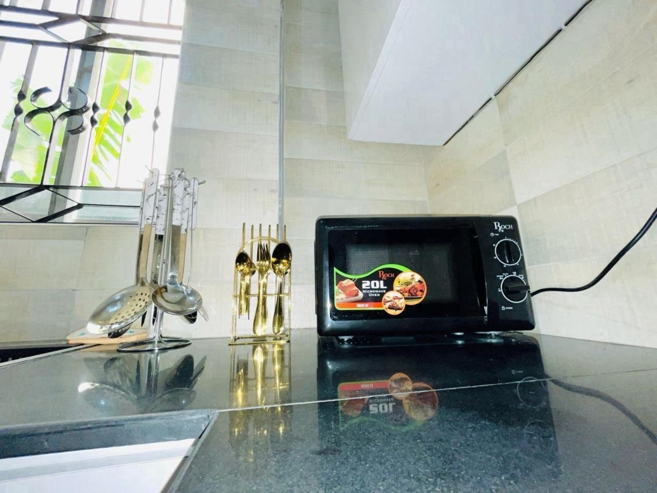 R&K Two Bedroom Apartment Dar es Salaam Buitenkant foto